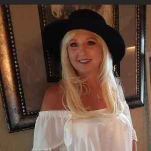 Meet your Posher, Vickie